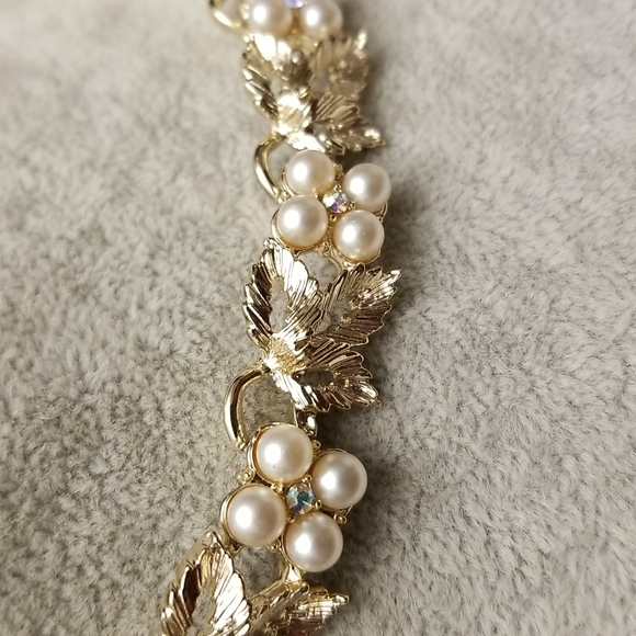Judy Lee golden necklace with pearly accents - Picture 7 of 8